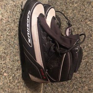 Cross country ski shoes